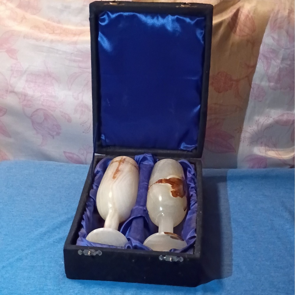 Hand Carved Alabaster Goblets From Pakistan Set of 2 w/ Satin Box - Picture 6 of 16